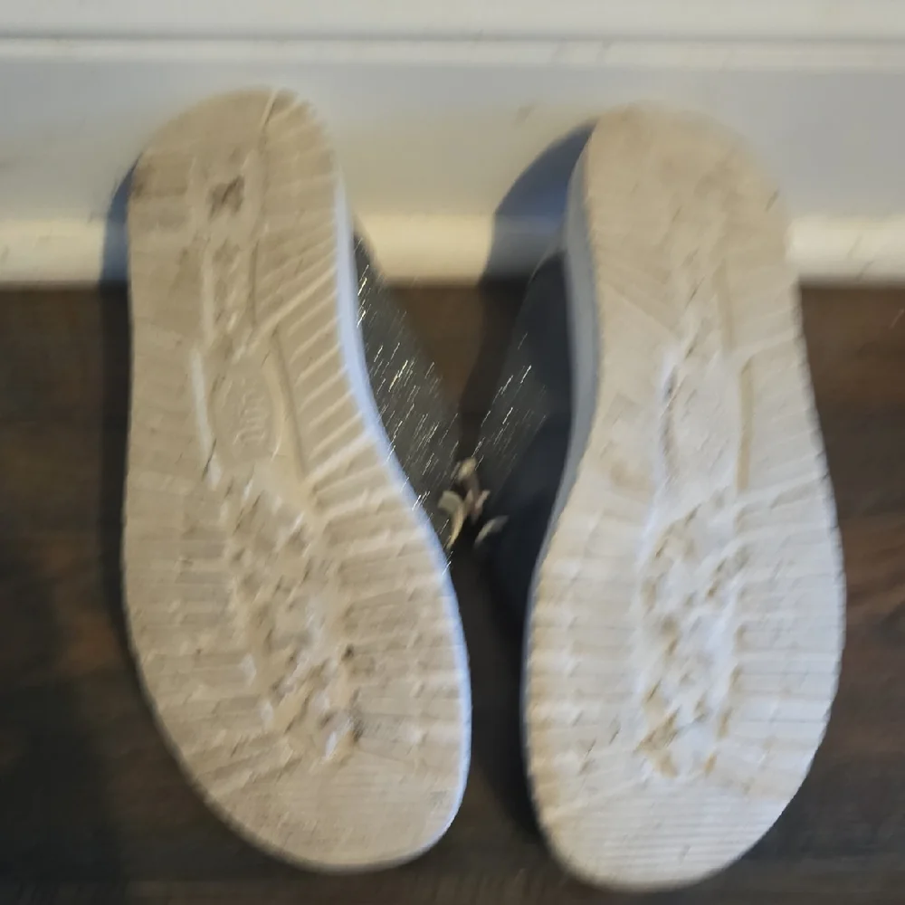 Hey Dude Womens Shoes Size 11 - Sparkly Silver - Picture 3 of 8